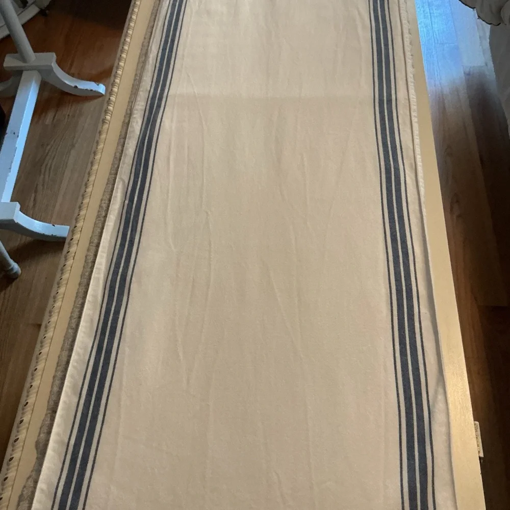 Williams Sonoma Crisp White Runner 108”/16”